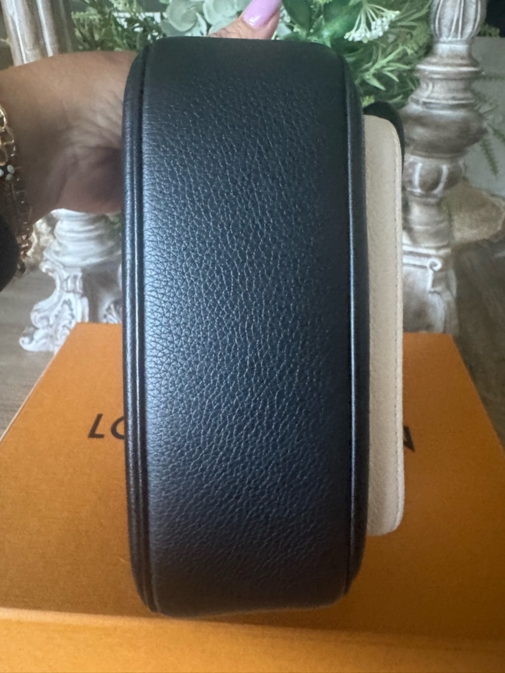 Louis Vuitton Lockme Tender Noir Lambskin Shoulder Crossbody Bag Authentic - Picture 11 of 15